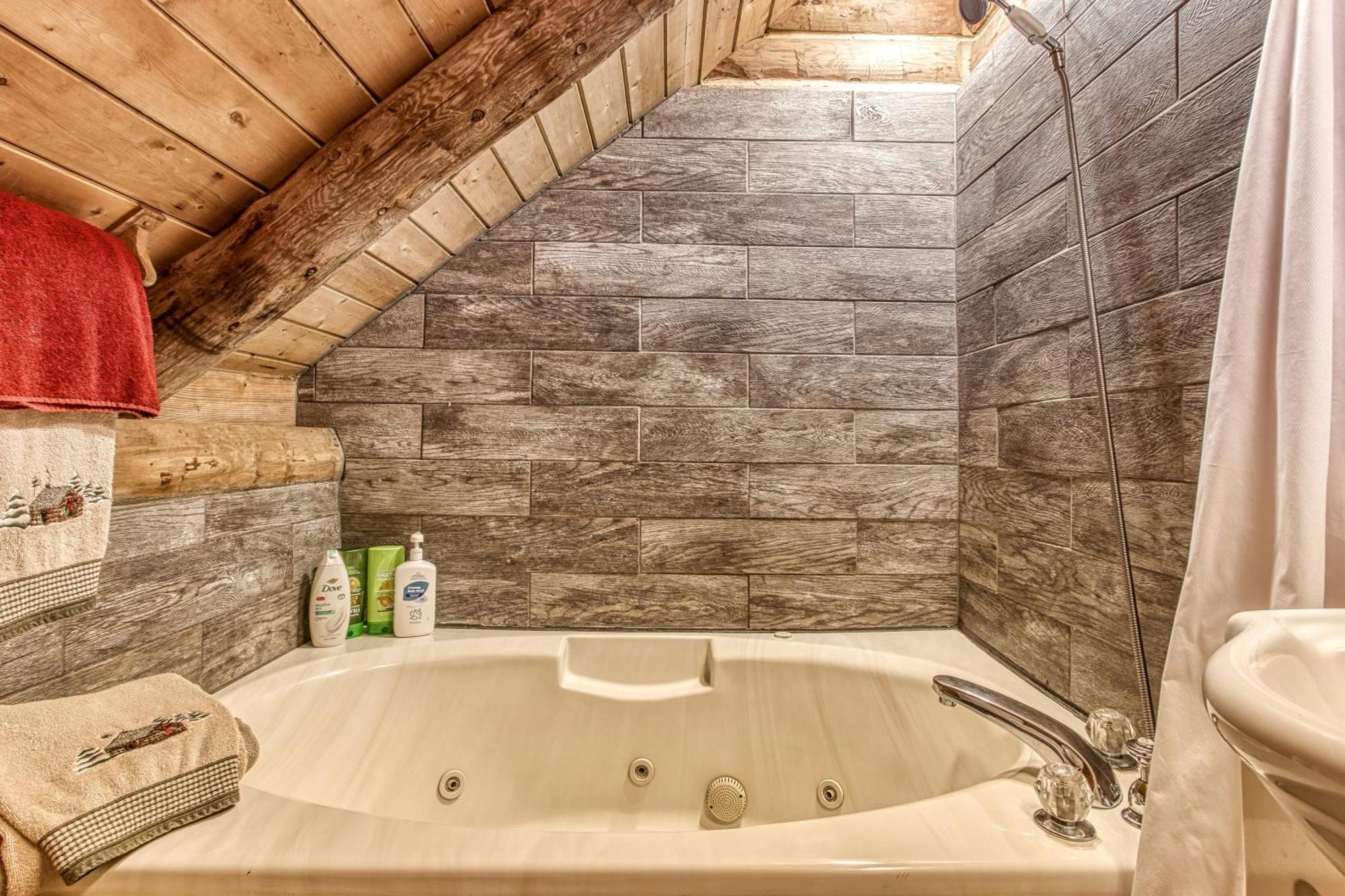 Very Private, Real Log Cabin With Hot Tub! Sevierville Luaran gambar