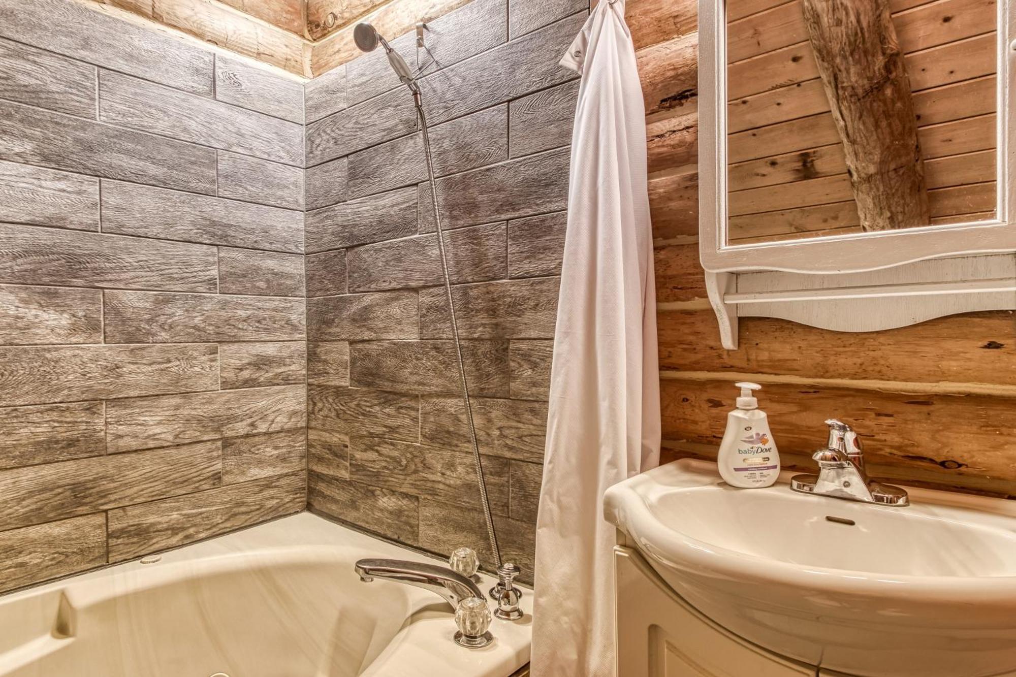 Very Private, Real Log Cabin With Hot Tub! Sevierville Luaran gambar