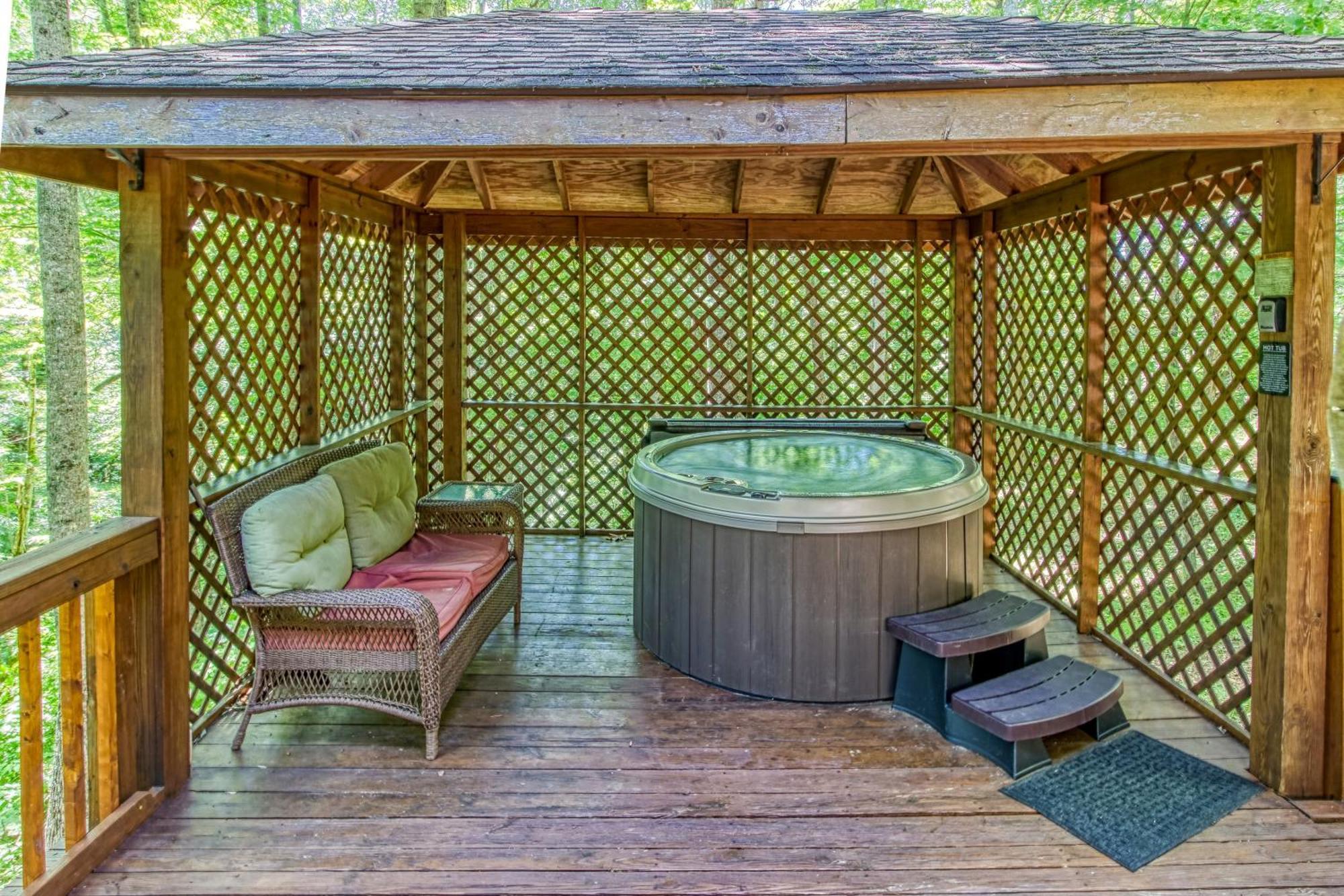 Very Private, Real Log Cabin With Hot Tub! Sevierville Luaran gambar